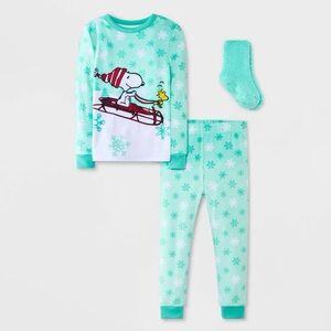 Toddler nwt 2pc Snoopy Snuggly Soft Pajama Set with Socks - Aqua Blue 2T